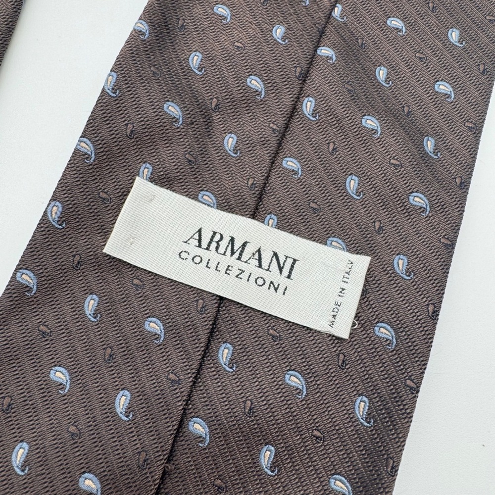 Armani Collezioni Brown Silk Paisley Necktie Made in Italy Mens Tie